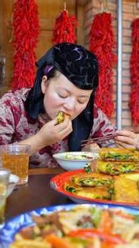 🔥 Xinjiang Mother's Secret! Leek Pocket from a huge Aluminum Pot – A Taste of Childhood!
