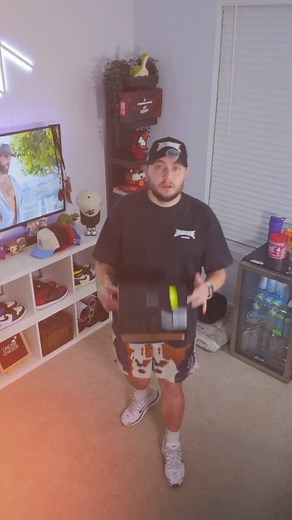 15 reactions | New camera 落 . . . #vlog #contentcreator #creative #review #unboxing #camera #photographer #sony #tech | Austin Salyers | Facebook