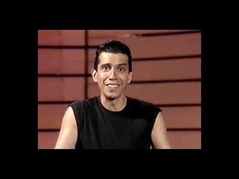 Johnny Contardo sings In the still of the night and Bowzer closing mono sha na na season 1 episode 8