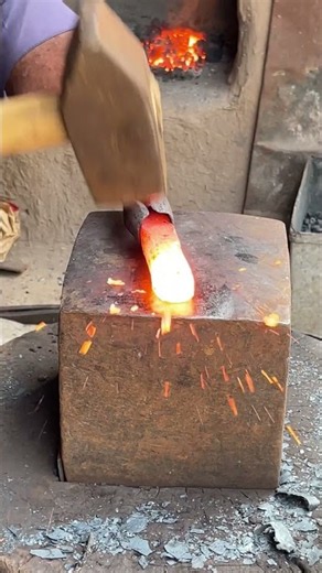 Forging a Mini Brick Hammer from an Auto Axle | Satisfying Handmade work