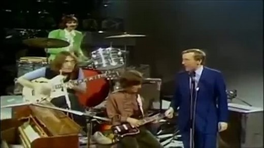 The Beatles - Hey Jude and Revolution (The David Frost Show 1968)