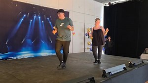 😏SMOOTH INTENTION😏 Hey people 😁 Super happy to share my new High Improver dance Smooth Intention, co-choreographed with the amazing Virginie Semo from France 🇫🇷✨ 64 counts, 2 easy restarts (both facing 12:00 😉) and lots of fun all the way through 😍 The music is full of positive vibes, and I really hope you’ll enjoy dancing this one on the floor as much as we did creating it 🥰 Here’s the stepsheet: https://www.copperknob.co.uk/stepsheets/207735/smooth-intention Tag me if you’re teaching o