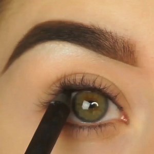 374K views · 2.2K reactions | A simple smokey eye makeup look  | MetDaan Creative | Facebook