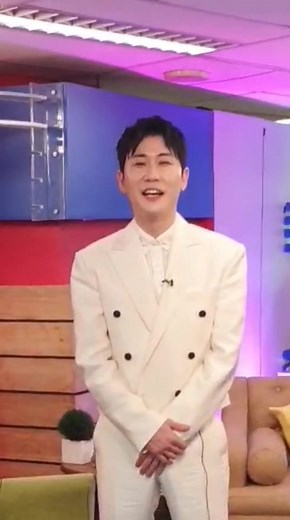 9.1K views · 59 reactions | Korean trot singer na si Young Tak bumisita sa Sakto! Panoorin ang kanilang kuwentuhan: https://youtu.be/V-7B-kJ3HeM | DZMM Radyo Patrol 630 | Facebook