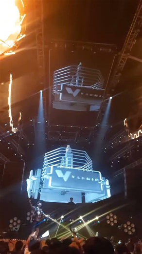 DJ Yasmin played Oasis - Don't Look Back in Anger, perform at W super Club Atlas Bali 🎵🎊🎉