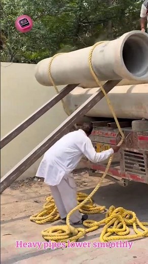 ROPE PIPE UNLOADING TRICK 😳 no crane needed #shorts #construction #skills #engineering #worksmart