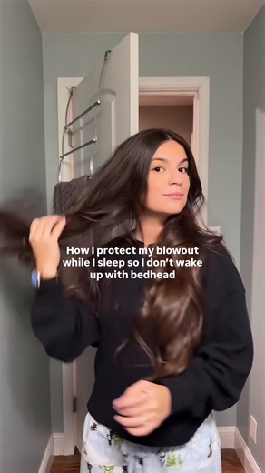 The secret to waking up with good hair = Sleepy Tie🎀 @Elise Matamoros 🩷 #sleepytie #overnighthair #haircare #haircareroutine #blowouthack