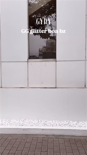 RUNWAY channel(ランウェイチャンネル) on Instagram: "#GGラメボアBIGブルゾン みんなで着てみた☃ 総柄とラメボア素材でキラキラとしている可愛い大きめなブルゾン✨️ オーバーサイズでゆったーり着用できます♡♡ 中は中綿キルティングになっていてめちゃくちゃあったかい！！ みなさんはどの色がお好きですか？💓コメントお待ちしております♪ 気になるアイテム・コーデの詳細は ＠yumeno_gy ＠hinano__gy ＠hitomi_gy の プロフィールのURLから！ @runway_channel をフォローして見逃さないようにチェック👀 🔻お得なキャンペーン情報 ＝＝＝＝＝＝＝＝＝＝＝＝＝＝＝＝＝＝＝＝＝＝＝ 🔲レビュー投稿ポイントプレゼント！ ⚪︎1レビューあたり10ポイントプレゼント ⚪︎更に抽選で毎月10名様へ1,000円OFFクーポンが当たる! 🔲お気に入り登録で100ポイントプレゼント ＝＝＝＝＝＝＝＝＝＝＝＝＝＝＝＝＝＝＝＝＝＝＝ #GYDA #ジェイダ#gyda