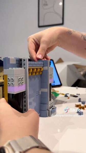 Construcción del Castillo Disney de LEGO - Episodio 3