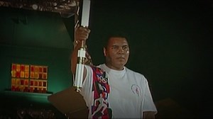 "Eu quero ser lembrado." Uma homenagem ao Maior nome da "Nobre Arte", Muhammad Ali. Para ter o Melhor do Mundo da Luta, assine já o Combate. http://glo.bo/1kKhnP0 -- Video: Michel Salibe e Thiago Gurjão. | Combate