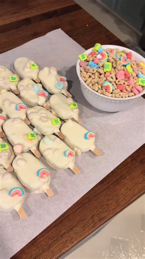 cake pops three different ways #creatorsearchinsights | cake pops