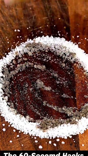 Clean Your Cutting Board Instantly 🍋 Salt + Lemon Hack