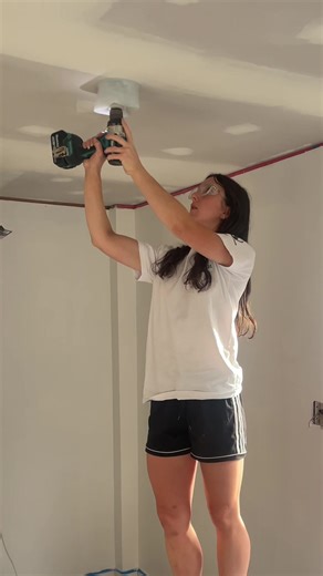 Drilling out downlights ✨💖💁🏻‍♀️💅🏻#electrician #electrical #sparky #sparkylife #femaleelectrician #newzealand #tradie #trades #tradiegirl #girlsintrades #apprentice #sparkyapprentice #sparkyapprentices #apprentices #apprenticesoftiktok