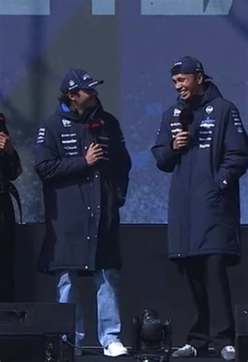 Carbono & Lily finally played golf together and of course Lily won! 🥹 ⛳️ 🎥-F1 #alexalbon #albon #carlossainz #sainz #lilymunihe