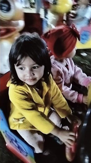 naik kereta api #shortsvideo #naikkeretaapi #beranda #pasarmalam