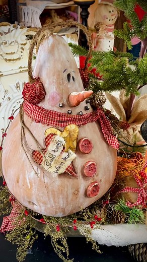 24K views · 637 reactions | So cute I can’t hardly stand it!! Our primitive snowman gourd…isn’t he just charming?! #primitivedecor #snowman #primitives | My Sweet Home Living | Facebook
