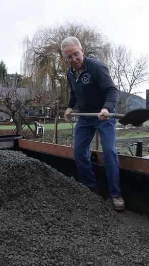 Essential Craftsman on Instagram: "Shoveling Pro Tips (The "Speed-Shovel" Trick)"