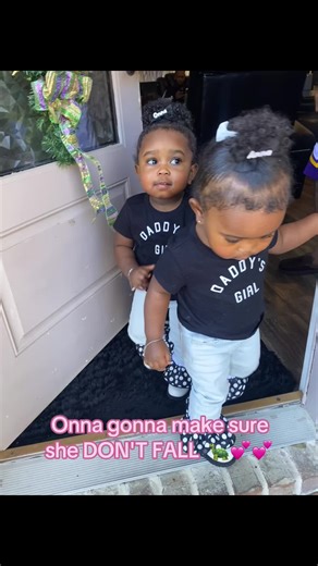 Identical Twins' Easy Peasy Coordination