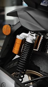 QJMOTOR AS200S – KECIL, MODEN, BERKUASA! 💥 Harga: RM7,988 📅 Tiba: 20 Jun 2025 🔥 Ciri-Ciri Utama ✅ Enjin 175cc, Sejuk Cecair, 4-injap ✅ Kuasa Maks: 13.0kW @ 8,500rpm ✅ Tork Maks: 15.2Nm @ 6,500rpm ✅ ABS Dua Saluran TCS Boleh Laras ✅ Fork Teleskopik & Suspensi Tahan Gegaran ✅ Sistem Tanpa Kunci Paparan Digital LED ✅ Lampu Depan & Belakang LED ✅ Tangki Minyak 10L Ruang Simpanan Besar 🎯 Sesuai untuk kegunaan harian & penunggang baru. 📩 DM kami sekarang untuk tempahan! 📌 Penafian: Video menunju