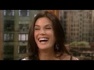 Teri Hatcher "Desperate Housewives" Danza - October 11, 2004