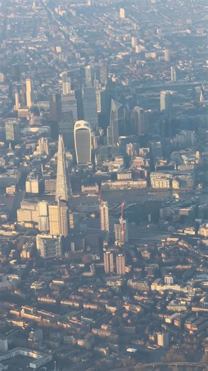 263K views · 6.1K reactions | Flying over London ✈️ | Evie Aviation | Facebook