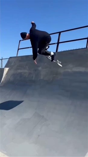 #Feat Gino iannucci / Kick Flip Flowing Effortlessly with Ease High Steep Bank
