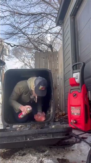 Chicago Garbage Can 1 #sketchcomedy #pilot #chickenbone #newbusinessideas