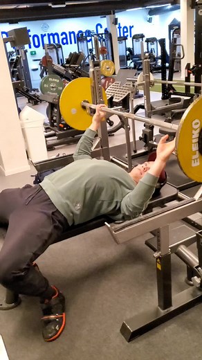 ez #fördigpage #gym #progress #fitness #bench #zyzz #bodybuilding #foryoupage #fyp #back #cbum #kofi #zyzzpose