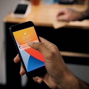 Watch The Linq Digital Business Card on Amazon Live