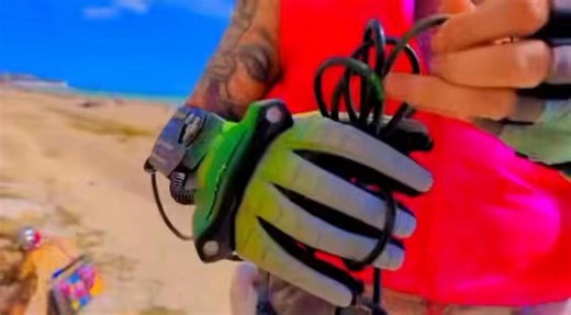 I didn’t sleep for almost 40 hours because I was designing, building, travelling and shooting new promo stuff. Don’t tell me I don’t suffer for my art 😂🧑🏼‍🎤✨ | Dreamkid