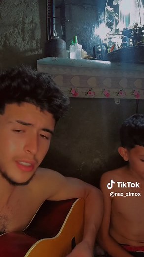 MAMA ❤️🌍 cette chanson pour tout les mamans raby yahfdhoum kamel e allah yerham li matou 💔 #foryouu #trending #singing #تصميم_فيديوهات🎶🎤🎬 #fypシ #algeria #lybia #maroc #tunisia #mama