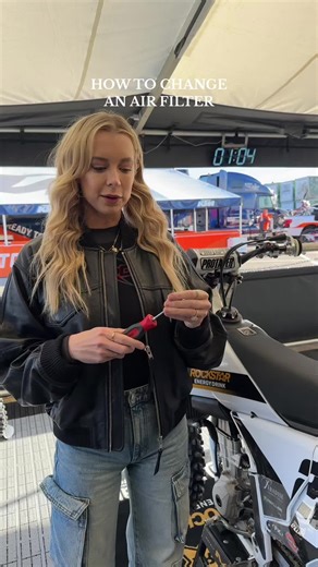 How to Change an Air Filter on a Motorcycle