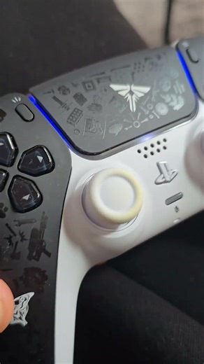 F*CK YOU SONY! A brand new controller looks like shit, after 2 days of gameplay. Need white gloves ?
