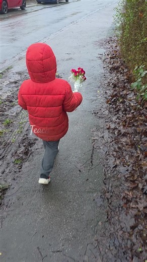 🩷Teach them to be gentlemen! #valentine #valentinesday #son #proudmum #boys