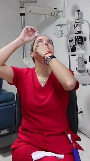 ¿Cómo aplicarse correctamente las gotas en los ojos?