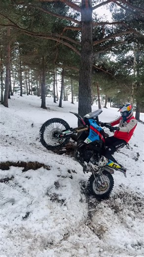 Pol Tarrés on Instagram: "Creo que mi Ténéré 700 es más de nieve que de tierra 😮‍💨❄️ Nuevo terreno desbloqueado 🔓🫠 I think my Ténéré 700 prefers snow over dirt 😮‍💨❄️ New terrain unlocked 🔓🫠 #redbull #tarresstyle #yamaha #nolimits #adventure trail desert @yamaharacingcomofficial @yamahamotoreu @trece.racing_society @redbullesp @redbull @redbullmotorsport @revit_official @revit_adventure @amvassurance @amvsegurosenmoto @tractivesuspen