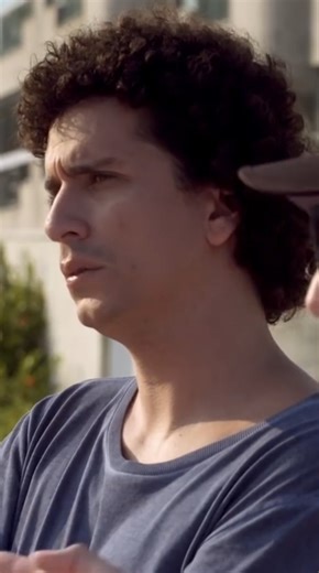 584K views · 28K reactions | Espero que a mamata ter acabado não influencie no meu salário no final do mês... ▶ MAMATA | Porta dos Fundos | Facebook