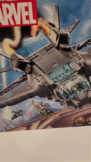 LEGO Avengers Quinjet Build with Minifigures