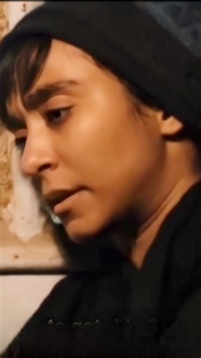 @saraclip66 on Instagram‎: "دختره ترنس با پسرا بازی میکنه فیلم هانا"‎