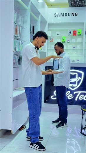 Safe tech Kenya waxan hayna iPhones ex uk ah oo qiimo dhimis sanadka cusub ku jira sodhawada #exukiphones #accessories #phone #phonerepair #iphone 13pro max @Saamhassan