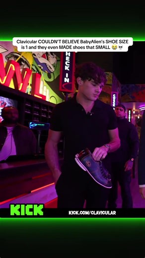 Clavicular COULDN’T BELIEVE BabyAlien’s SHOE SIZE is 1 and they even made shoes that SMALL 😭💀 #clavicular #kick #streamer #viral #fyp