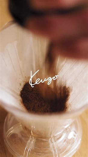 For the KENZO Fall-Winter 2026 reveal, Kenzo Takada’s former residence in Paris opens its doors to an intimate, ritual-driven experience. Within the space, a dedicated area is transformed into a coffee shop in collaboration with @telescopecafe. #KENZO #KENZONIGO #KENZOFW26 | KENZO