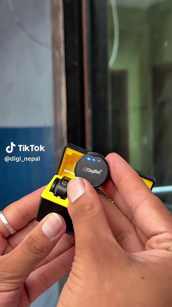 DiGiTek DWM-116 - Double the Mic, Double the Power! 2-in-1 Wireless Mic System 360° Sound Capture with Noise Cancellation 40m Range | 6-Hour Battery Type-C & Lightning Support for DSLR, iOS & Android Em Perfect for Interviews, Vlogs & Content Creation! To order: Insta : DiGiNepal WhatsApp: 9748308439 #digiteknepal #diginepal #dwm116 #wirelessmic #warranty #gadgetsdiginepal #best