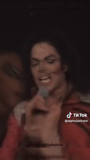 Michael Jackson's Epic Live Performance of Beat It (1996)
