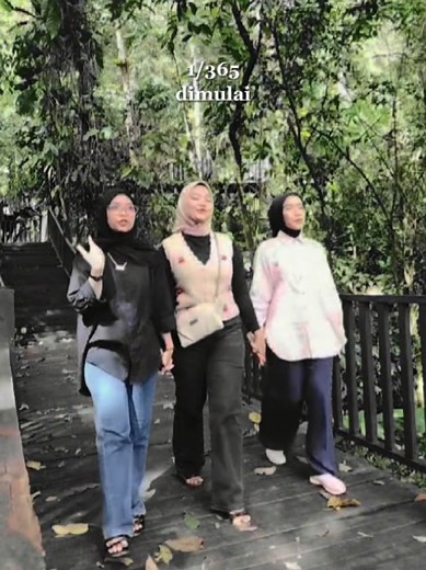 Semoga banyak hal baik menghampiri kita di tahun ini 🫶🥹 @Fitri dayanti @rizkiwh03 #CapCut #momenttahunbaru #bestie #febrirangkuti #fyp