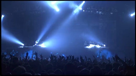 Death On The Road 24 de noviembre de 2003 Westfalenhallen , Dortmund 1. "Wildest Dreams" 2. "Wrathchild" 3. "Can I Play With Madness" 4. "The Trooper" 5. "Dance of Death" 6. "Rainmaker" 7. "Brave New World" 8. "Paschendale" 9. "Lord of the Flies" 10. "No More Lies" 11. "Hallowed Be Thy Name" 12. "Fear of the Dark" Harris 13. "Iron Maiden" 14. "Journeyman" 15. "The Number of the Beast" 16. "Run to the Hills" | Maiden Spanish World