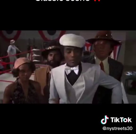 Gritty 1970s Gangster Confrontation in New York City