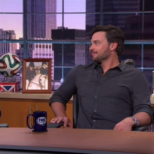 Exploring Tom Welling's Clark Kent in Smallville