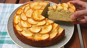 El bizcocho sin gluten de manzana más jugoso