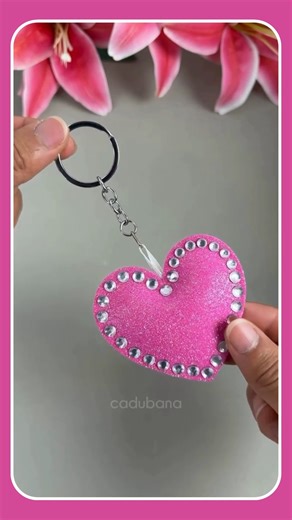 Cute glittery heart keychain 💖✨ | 8SVG